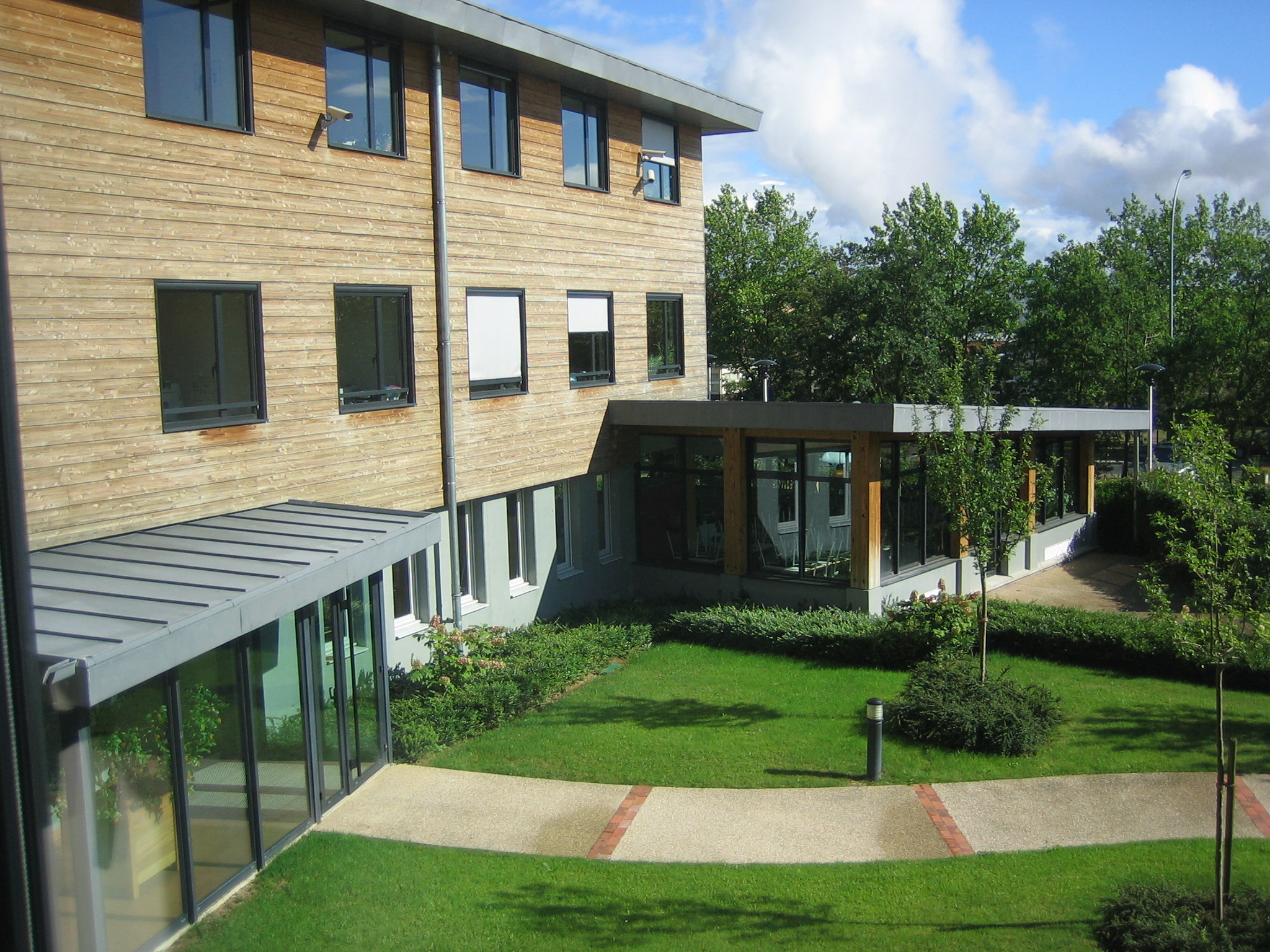 Bureaux - Bureaux à Louer à Saint-Cyr-l'École (78210) | JLL Bureaux - Bureaux à Louer à Saint-Cyr-l'École (78210) | JLL