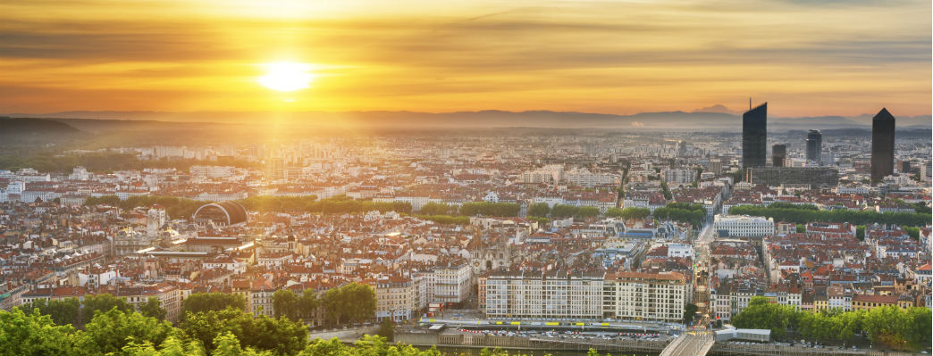 Pare soleil personnalisé à votre image à Lyon, Marseille et Genève